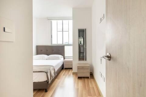 Hermoso Apto Con Piscina Y Parqueadero Privado